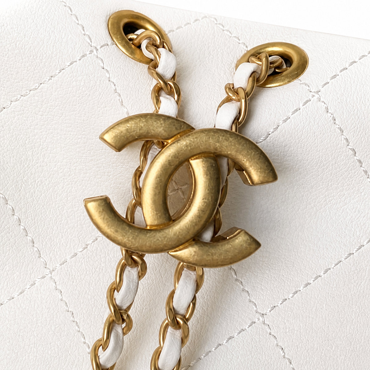 Chanel Quilted Leather Chain Crossbody Satchel Bag
